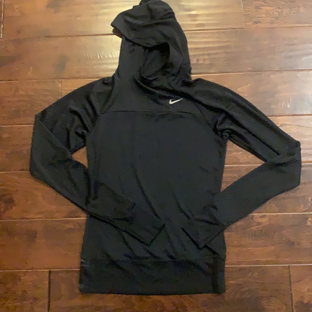 Nike long sleeve activewear with attached hood